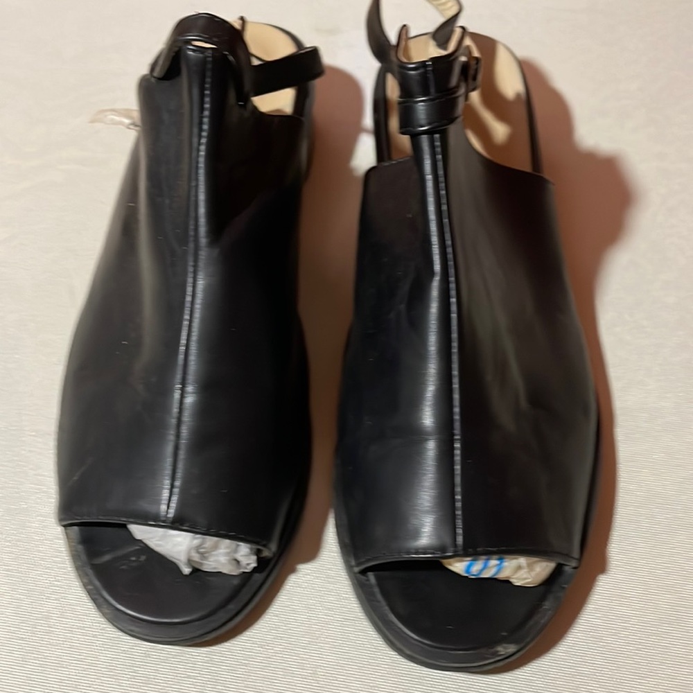 Women’s flats